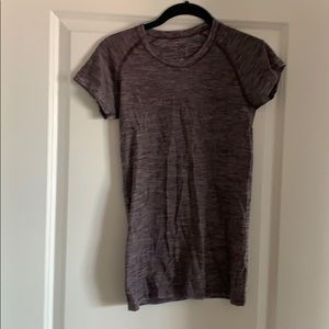 Lululemon t shirt